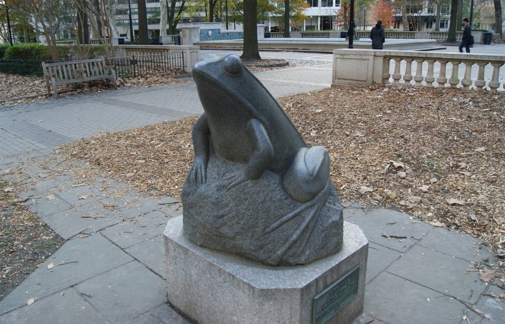 Giant Frog sculpture in Rittenhouse Square